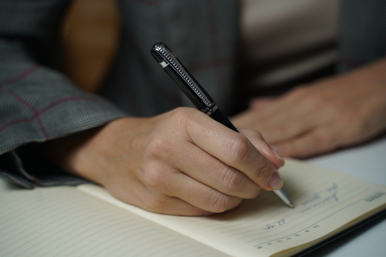 かしこの意味とは？手紙を書くときの使い方や類語・英語表現を例文解説 | BizLog