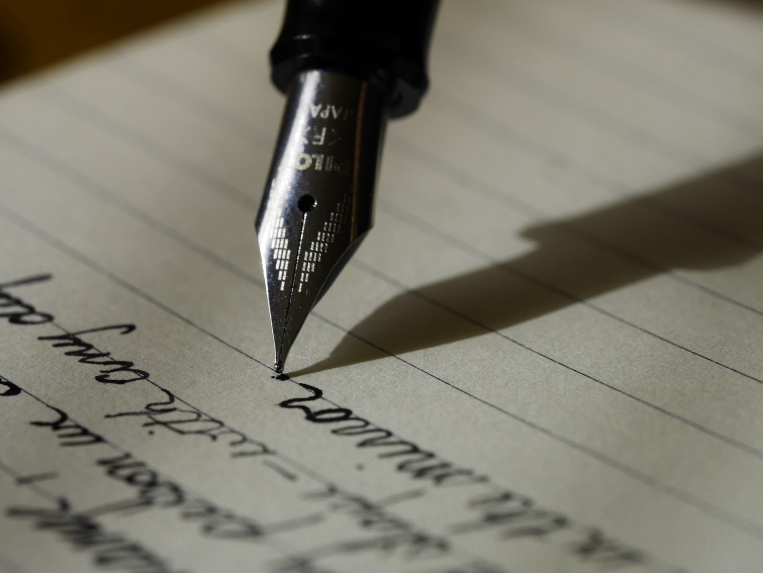 野暮（やぼ）の意味や使い方とは？類語、対義語、英語表現も例文解説 | BizLog