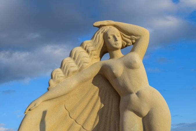 ギリシャ神話の女神「アフロディーテ」とは？