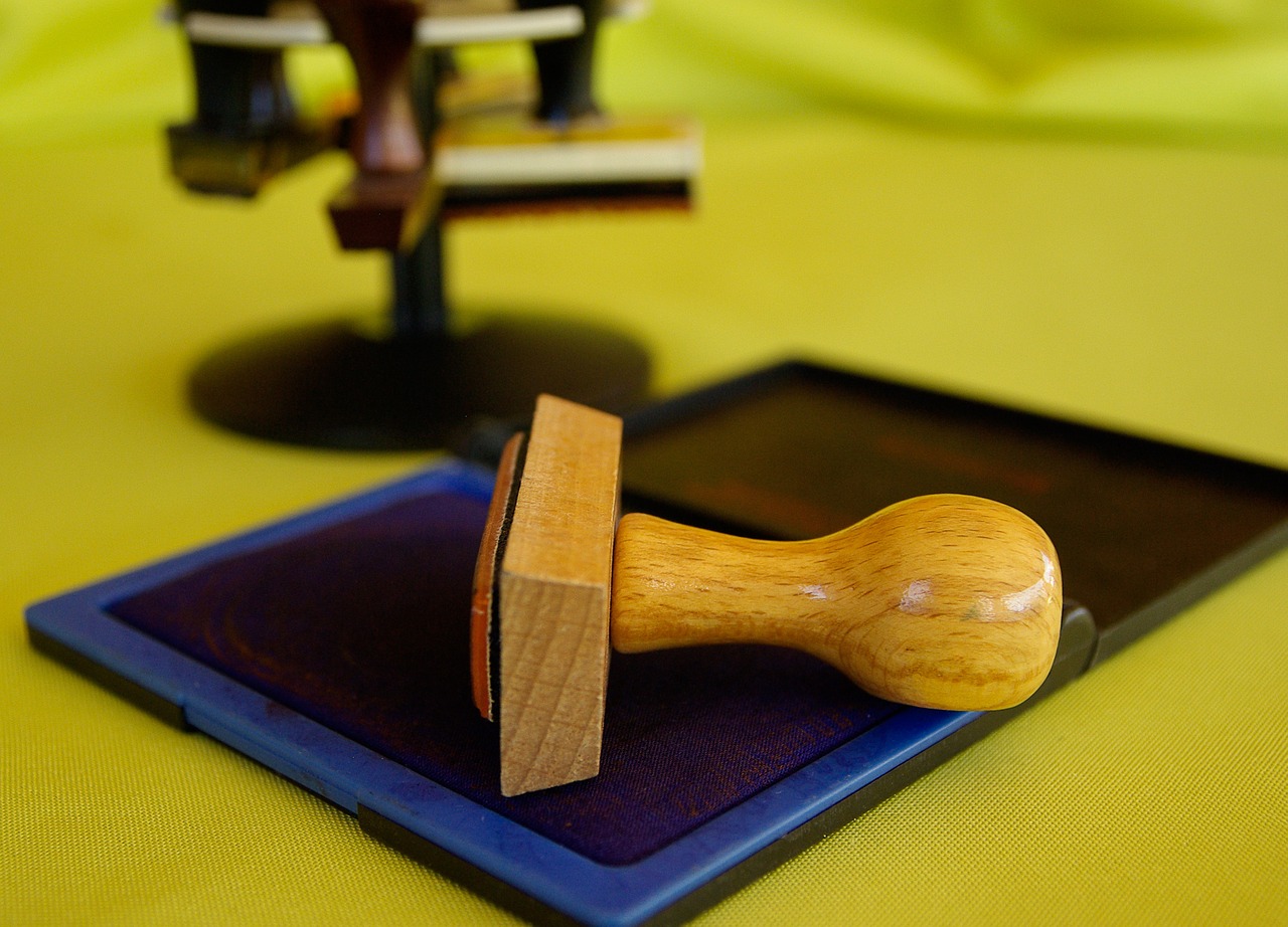 馬の骨の意味と語源とは?使い方や類語・対義語・英語表現も例文解説 | BizLog